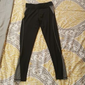 Black & gray ankle-length workout leggings